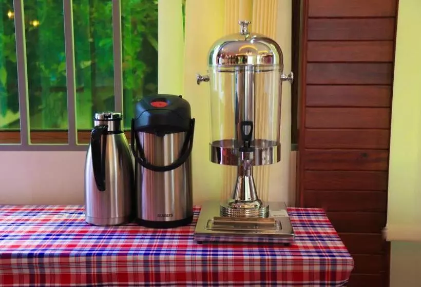ベッドアンドブレックファースト River House Lodge International