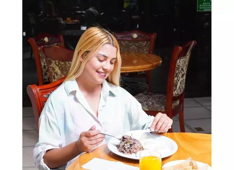 هتل Soluxe El Sesteo