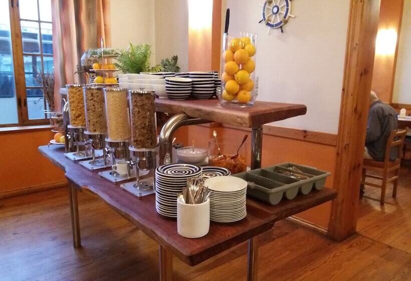 تختخواب و صبحانه A La Mer