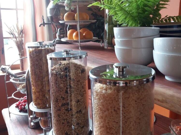 تختخواب و صبحانه A La Mer