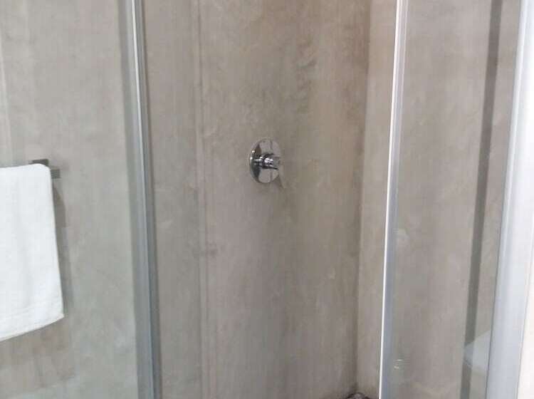 تختخواب و صبحانه A La Mer