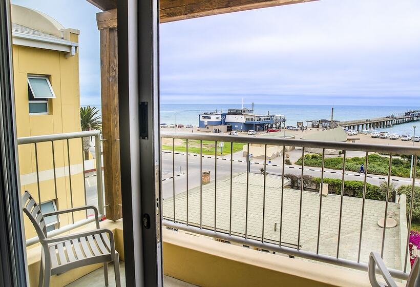 تختخواب و صبحانه A La Mer