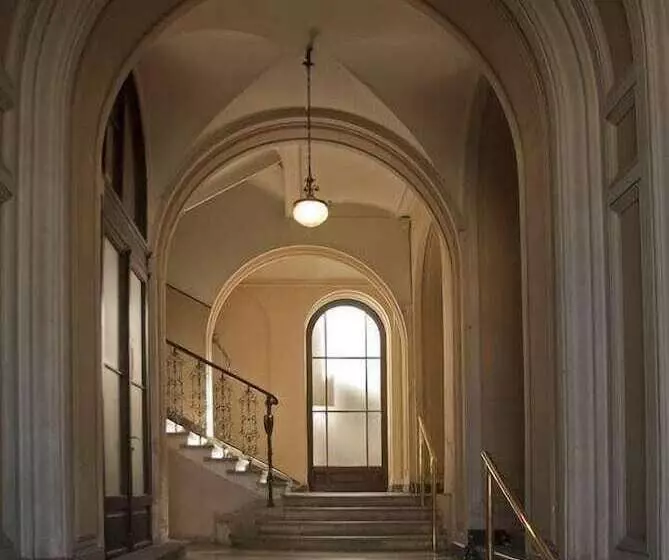 تختخواب و صبحانه House 5