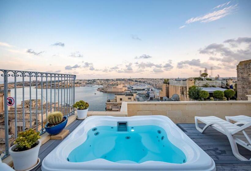 تختخواب و صبحانه Tano's Boutique Guesthouse