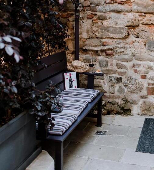 مبيت وإفطار Uve Rooms & Wine Bar