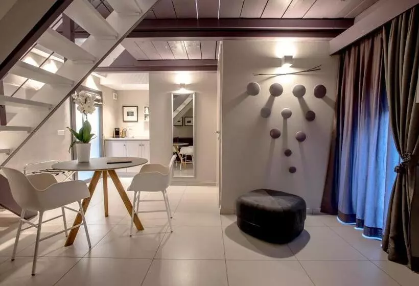 ベッドアンドブレックファースト Uve Rooms & Wine Bar