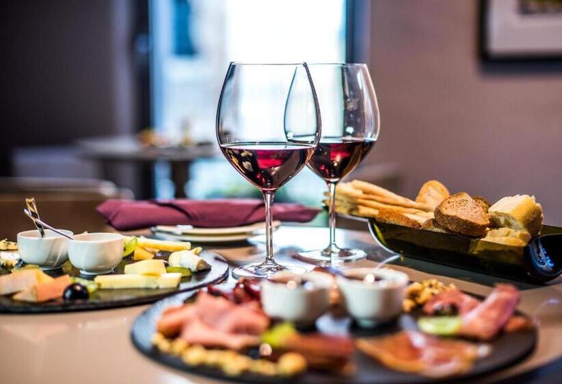 مبيت وإفطار Uve Rooms & Wine Bar