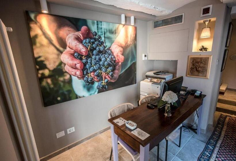 ベッドアンドブレックファースト Uve Rooms & Wine Bar