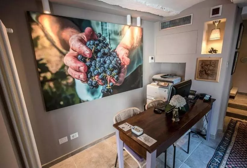 ベッドアンドブレックファースト Uve Rooms & Wine Bar