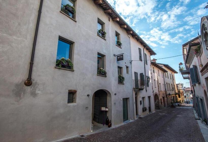 Bed and Breakfast Uve Rooms & Wine Bar