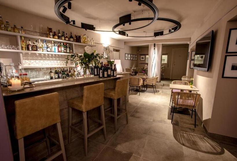 مبيت وإفطار Uve Rooms & Wine Bar