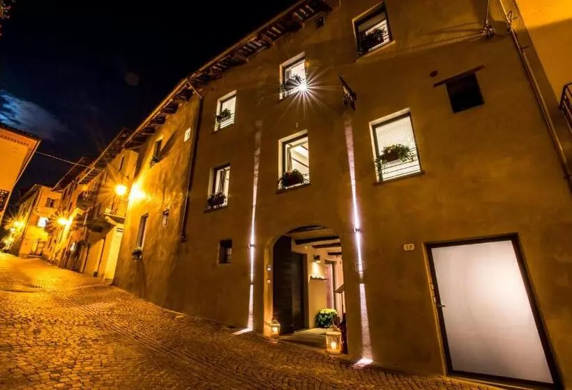 ベッドアンドブレックファースト Uve Rooms & Wine Bar