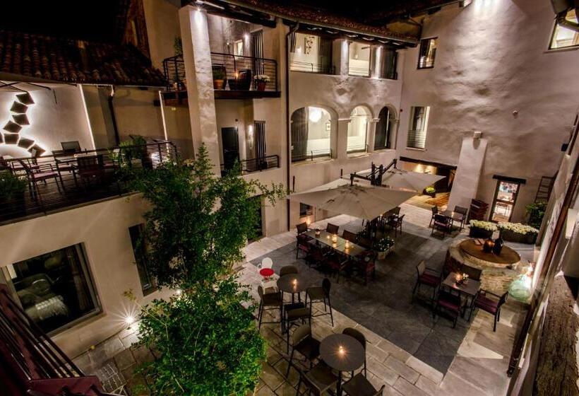 مبيت وإفطار Uve Rooms & Wine Bar