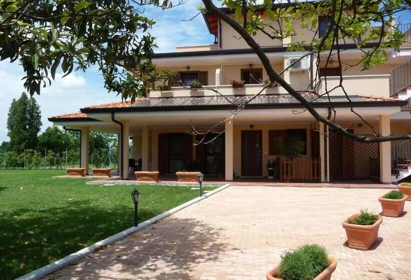 Aamiaismajoitus (B&B) Villa Patrizia