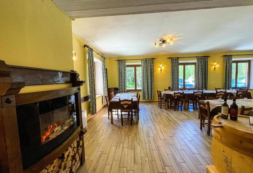 בית מלון כפרי Al Sasso Di Stria