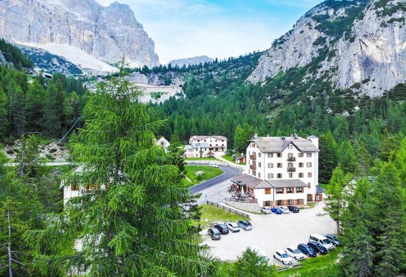 בית מלון כפרי Al Sasso Di Stria