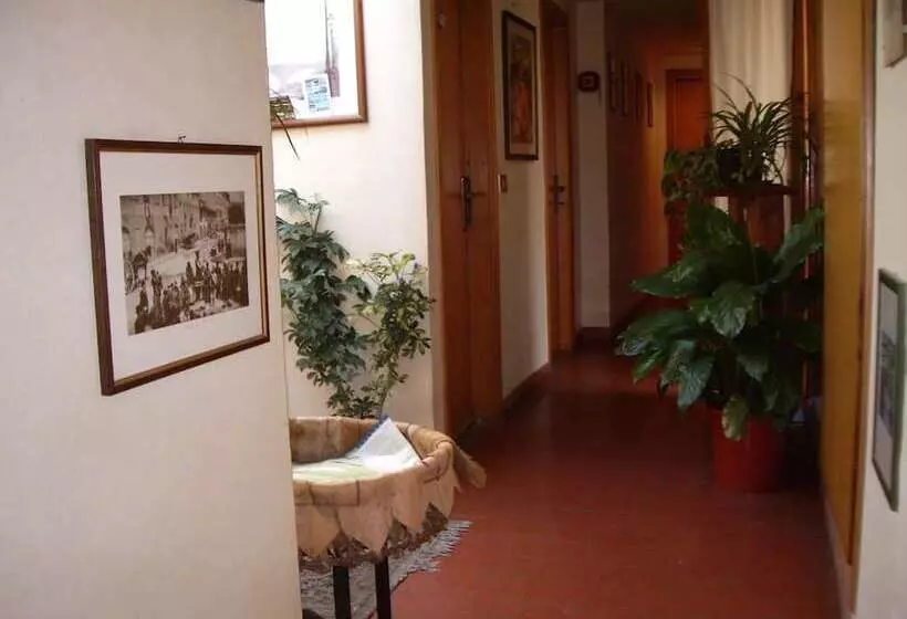 Hotelli Albergo Villa Sorriso
