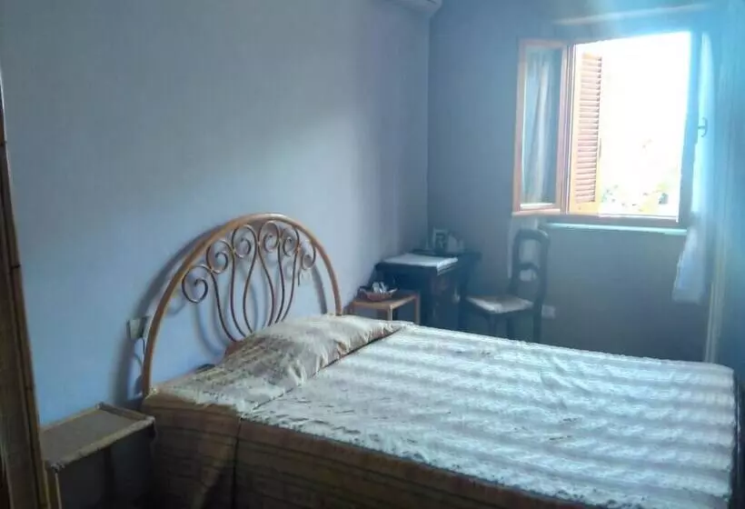 Hotelli Albergo Villa Sorriso
