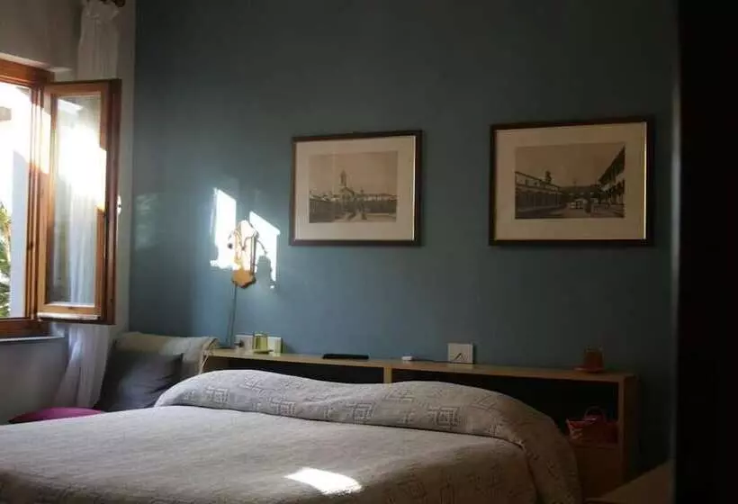Hotelli Albergo Villa Sorriso