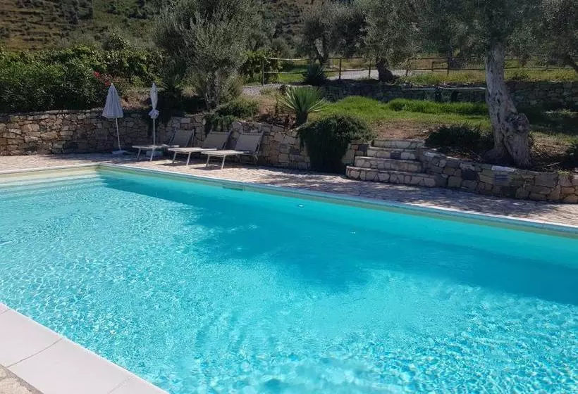 هتل Antica Tindari