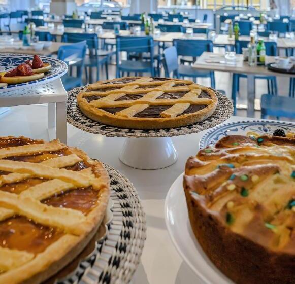 Hotel Augustus  Davanti A Noi C è Solo Il Mare