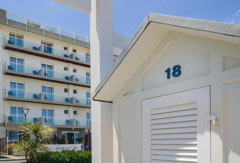 Hotel Augustus  Davanti A Noi C è Solo Il Mare