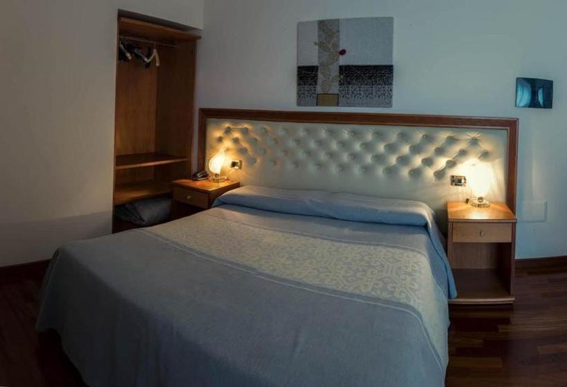 בית מלון כפרי Del Corso