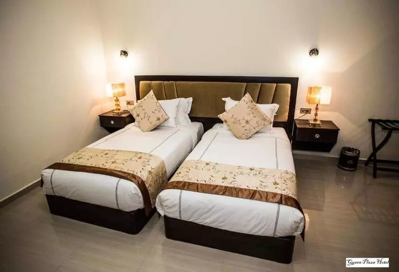 Hotel Queen Plaza