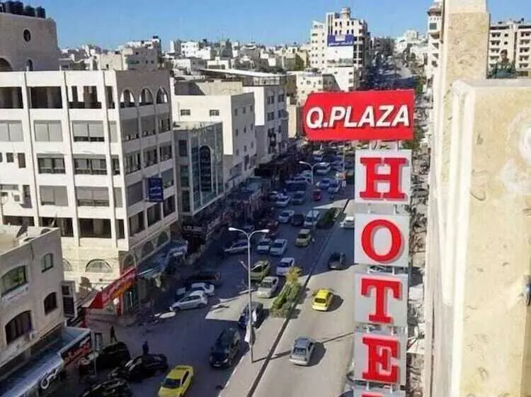 Hotel Queen Plaza
