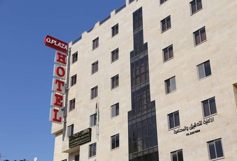 هتل Queen Plaza