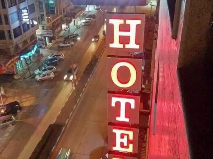Hotel Queen Plaza