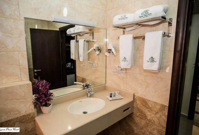 هتل Queen Plaza