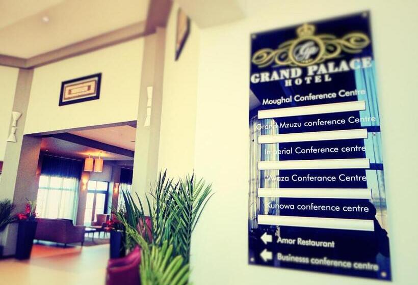 هتل The Grand Palace