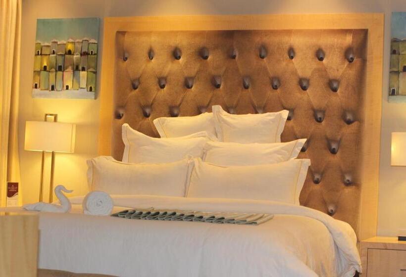 هتل The Grand Palace