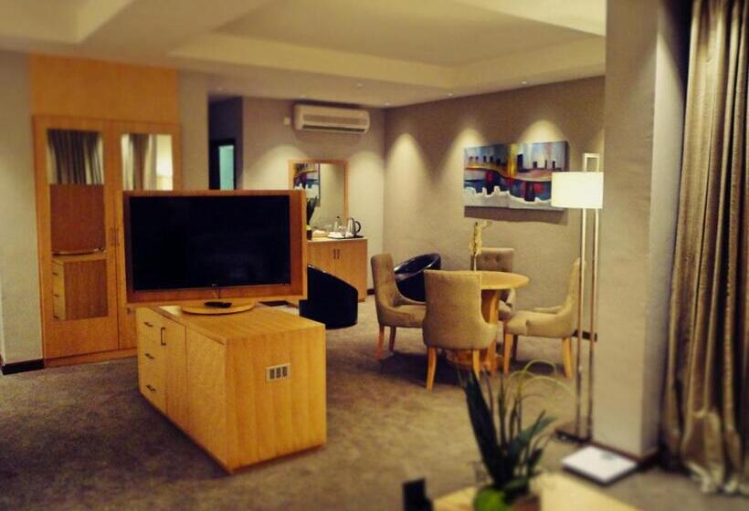 هتل The Grand Palace