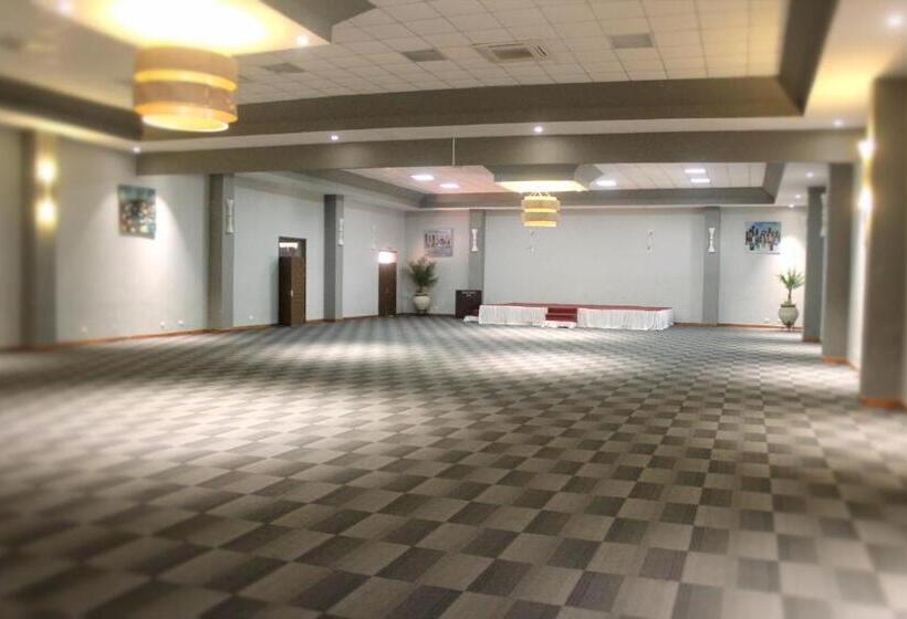 هتل The Grand Palace