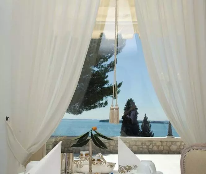 Hotelli Villa Florida & Suite Apartments