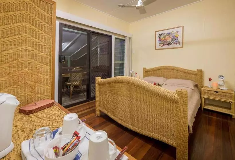 Tufi Resort