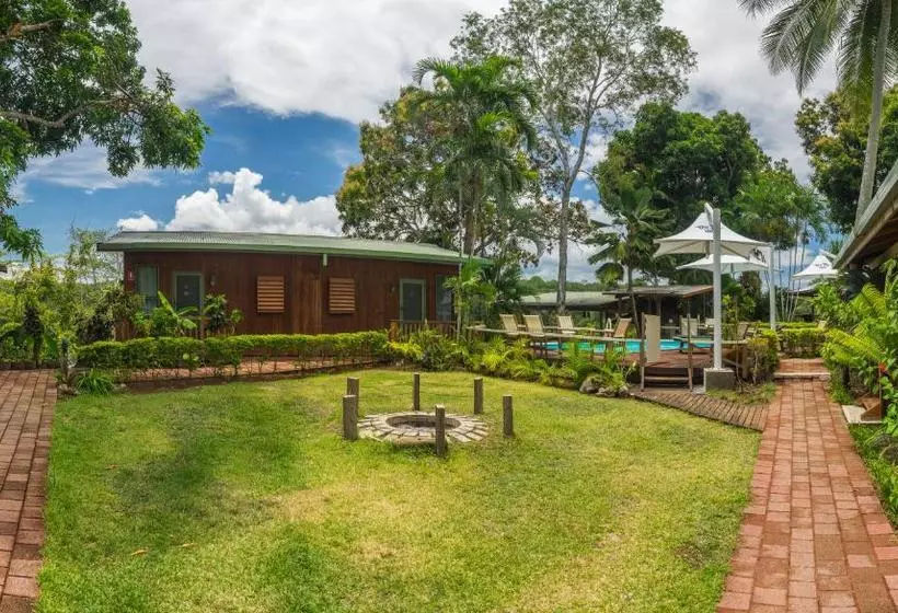 Tufi Resort