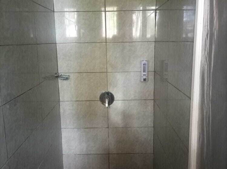 هتل Deep Sea Resort Kitale