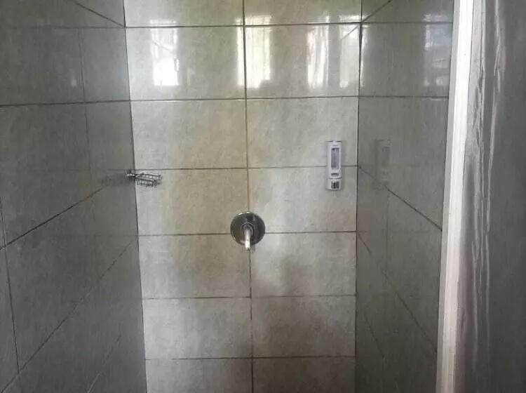 هتل Deep Sea Resort Kitale