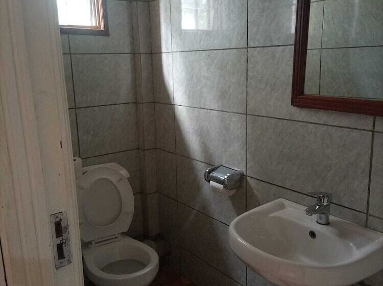 هتل Deep Sea Resort Kitale