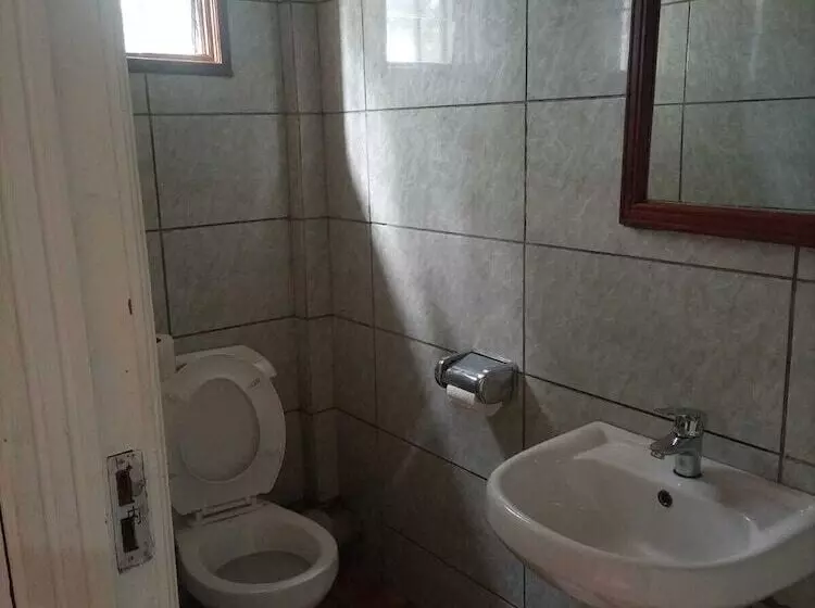 هتل Deep Sea Resort Kitale