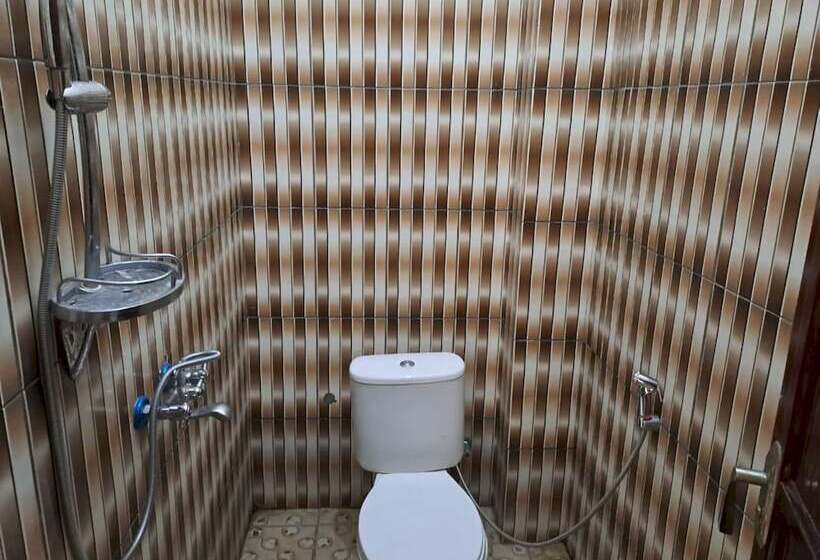 Hotel Oyo 93714 Guest House Gembul Syariah