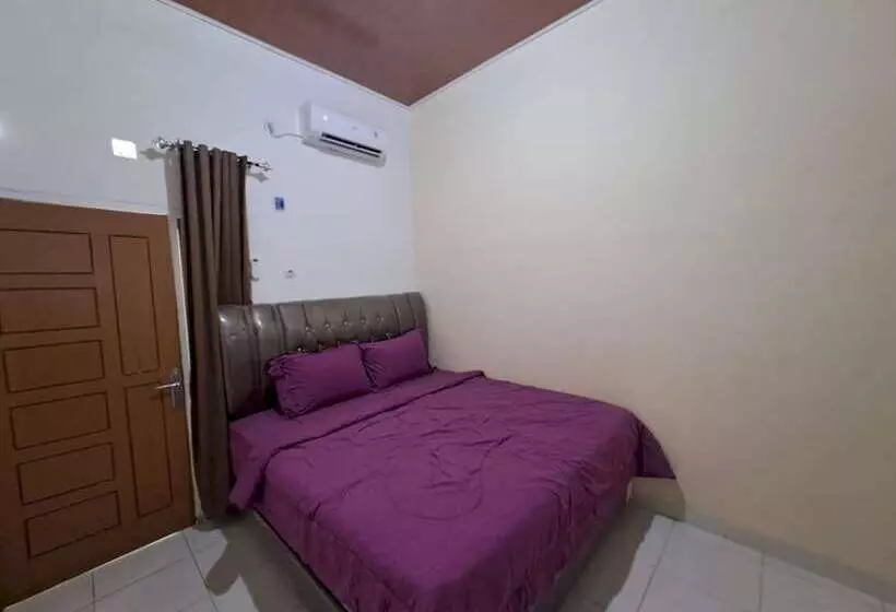 ホテル Oyo 93714 Guest House Gembul Syariah