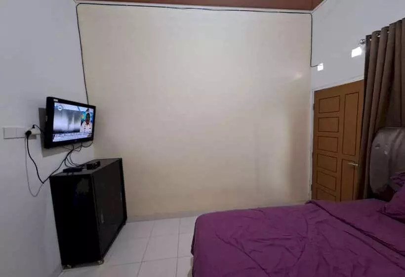 ホテル Oyo 93714 Guest House Gembul Syariah