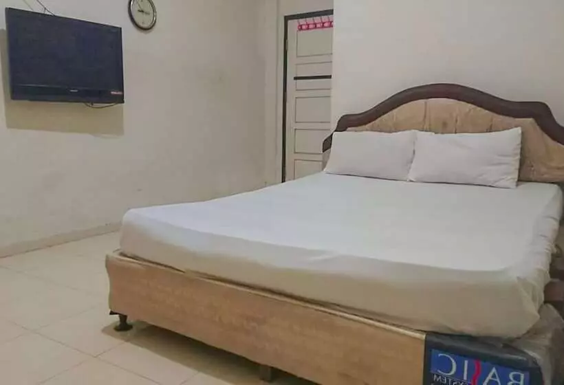 ホテル Oyo 93714 Guest House Gembul Syariah