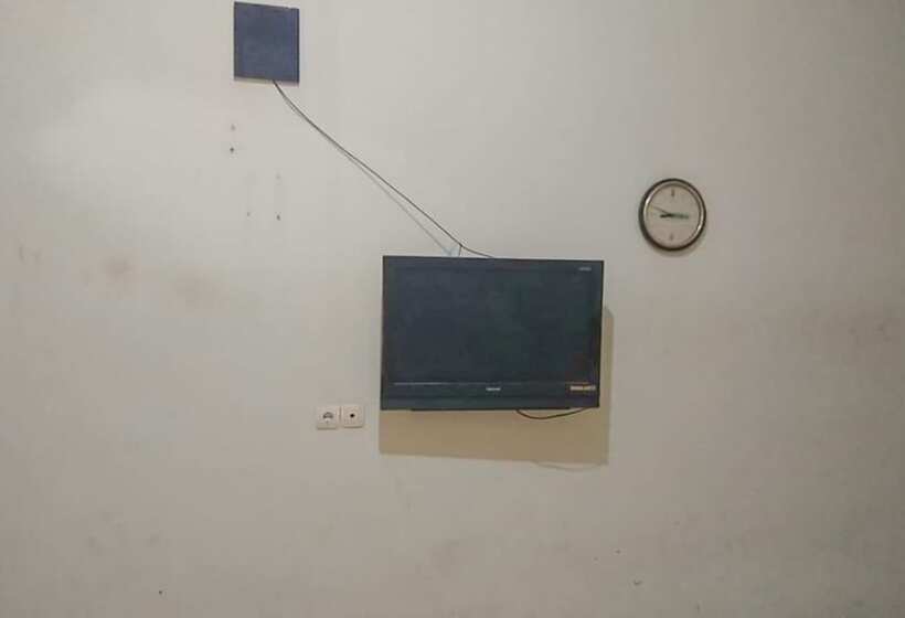 Hotel Oyo 93714 Guest House Gembul Syariah