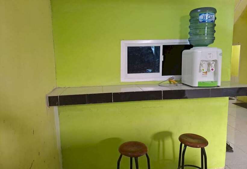 Hotel Oyo 93714 Guest House Gembul Syariah