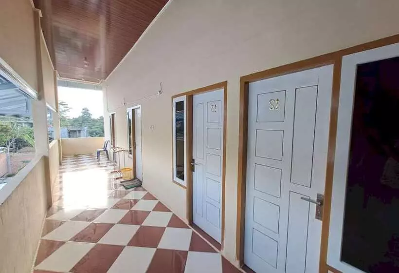 ホテル Oyo 93714 Guest House Gembul Syariah